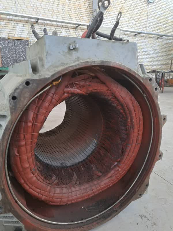 ترک شافت رتور و ...سوختن سیم پیچ استاتور و رتور الکتروموتور۷۱۰ کیلووات