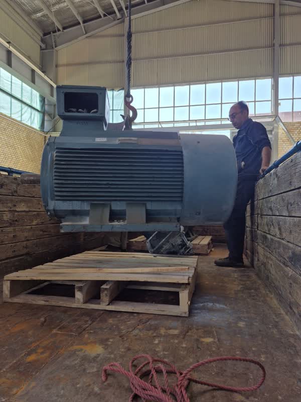سرویس اساسی ۲عدد الکتروموتور۲۰۰ و۲۵۰ کیلووات از کارخانه مواد آلی